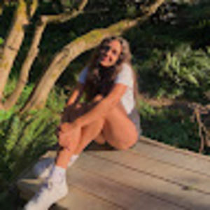 Meet your Posher, Hallie